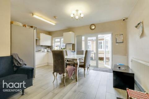 62 Scotts Road, Southall, UB2 5DE