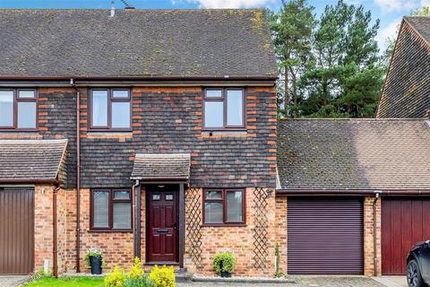 2 bedroom semi-detached house for sale, Town Mead, Redhill RH1