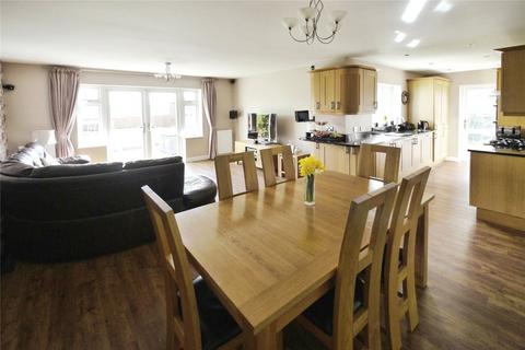 4 bedroom semi-detached house for sale, Chelmsford Road, Blackmore, Ingatestone, Essex, CM4