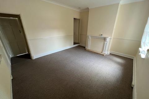3 bedroom terraced house to rent, Station Street, Loughborough LE11
