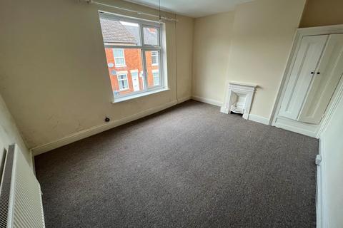 3 bedroom terraced house to rent, Station Street, Loughborough LE11