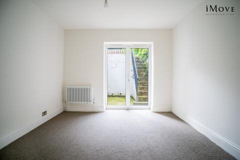 2 bedroom flat for sale, Camden Hill Road, London SE19