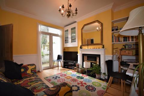 2 bedroom flat to rent, Sandrock Road Lewisham SE13