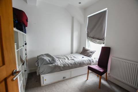 4 bedroom semi-detached house for sale, Park Road, Gravesend, Kent, DA11