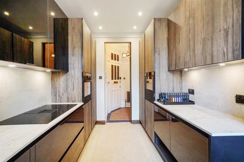 2 bedroom flat to rent, London NW8