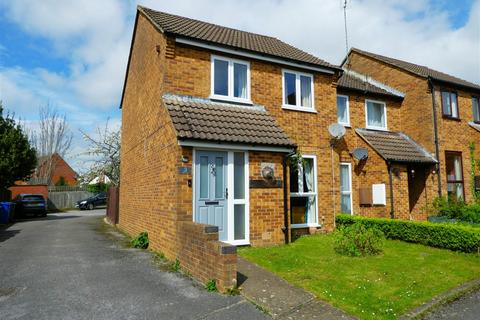 3 bedroom end of terrace house for sale, Talbot Close, Banbury