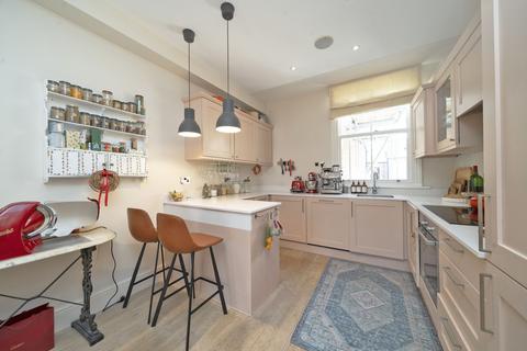 3 bedroom apartment to rent, Brewster Gardens, W10