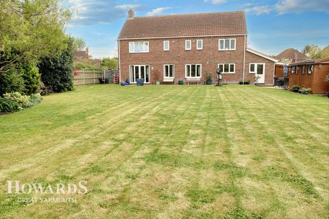 5 bedroom detached house for sale, Martin de Rye Way, Caister-on-Sea