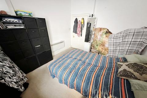 1 bedroom ground floor flat for sale, Halmyre Street, Flat 2, Tenanted Investment, Edinburgh EH6