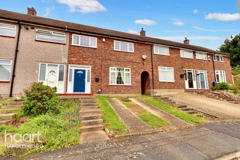 3 bedroom terraced house for sale, Dunstable Close, Romford