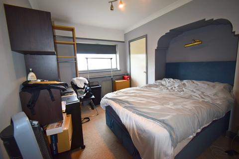 5 bedroom semi-detached house to rent, Staines Road, Twickenham TW2