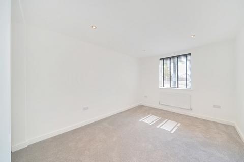 2 bedroom apartment to rent, Finchampstead, Wokingham RG40