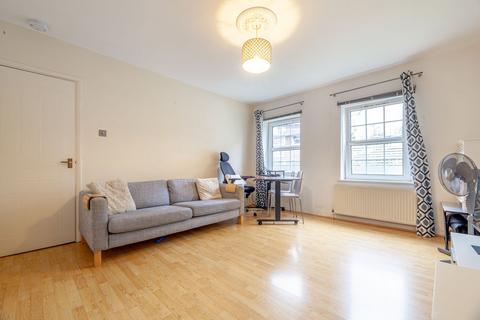 1 bedroom ground floor flat for sale, Canton Street, London, E14