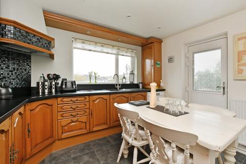 49 Crawshaw Grove, Sheffield, S8 7EA