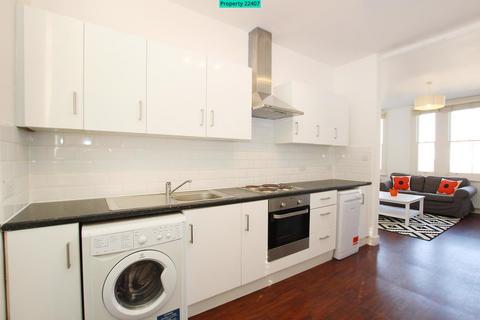 3 bedroom flat to rent, RUSH HILL ROAD, LONDON, SW11 5NW