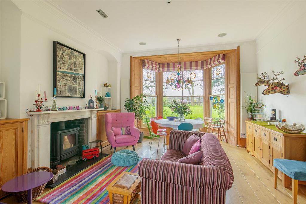 Sitting/Dining Room