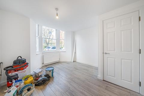 2 bedroom apartment to rent, Bullen Street London SW11