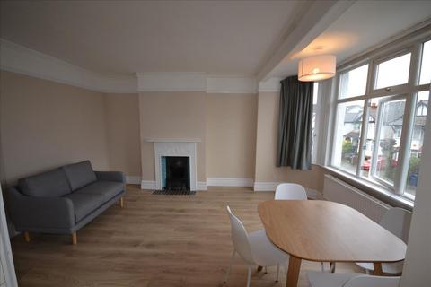 2 bedroom flat to rent, Sevington Road, London, NW4