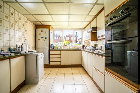28 Wedgwood Way, London, SE19 3ES