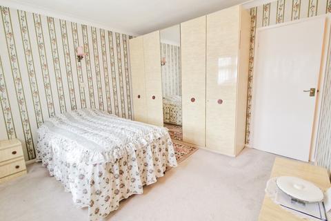 27 Brenchley Avenue, Gravesend, DA11 7RG