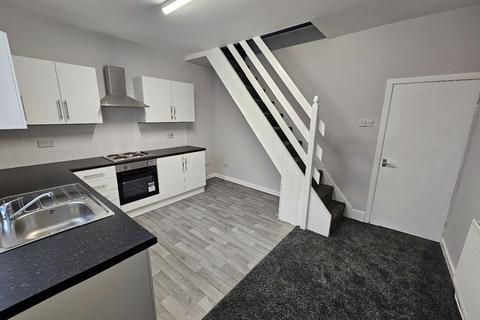 2 bedroom terraced house to rent, Rushey Fold Lane, Bolton