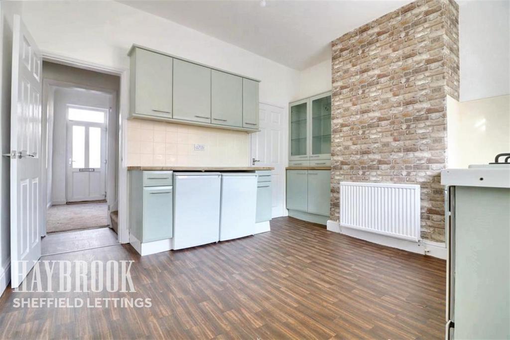 Potter Hill, Greasbrough, S61 2 bed terraced house £700 pcm (£162 pw)