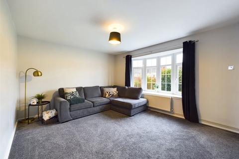 8 Peel Hill Road, Thorne, Doncaster, DN8 5LT