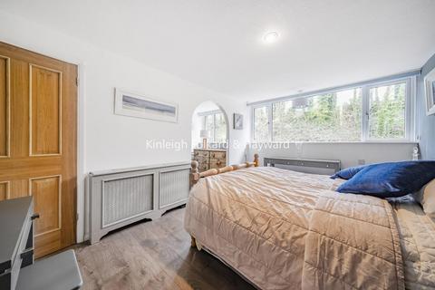 35 Lower Camden, Chislehurst, BR7 5HY