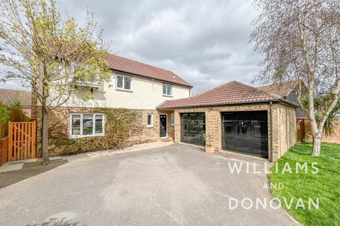 29 Buckingham Road, Hockley, SS5 4UX