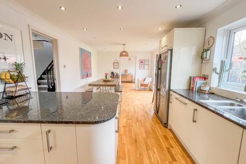 29 Buckingham Road, Hockley, SS5 4UX