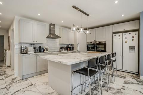 47 Amersham Road, Beaconsfield, HP9 2HB