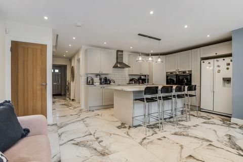 47 Amersham Road, Beaconsfield, HP9 2HB