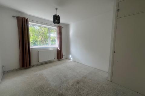 2 bedroom maisonette to rent, The Hill, Caterham