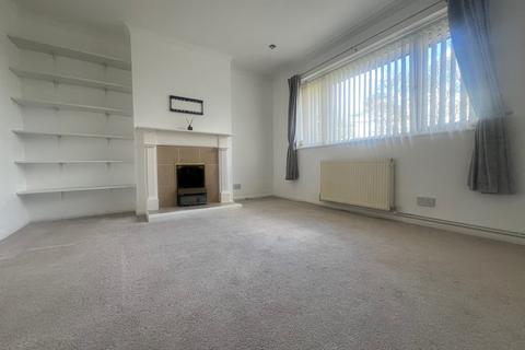 2 bedroom maisonette to rent, The Hill, Caterham