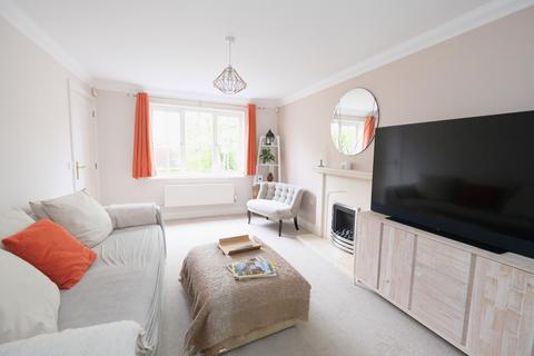 3 bedroom detached house for sale, Newlyn Close, Orpington