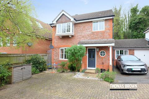 6 Newlyn Close, Orpington, BR6 9XN