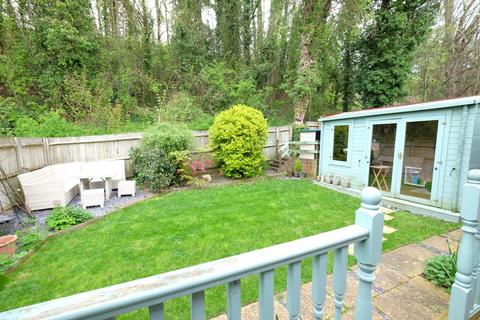 6 Newlyn Close, Orpington, BR6 9XN