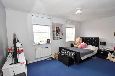 3 bedroom end of terrace house for sale, Langstone Ley, Welwyn Garden City AL7