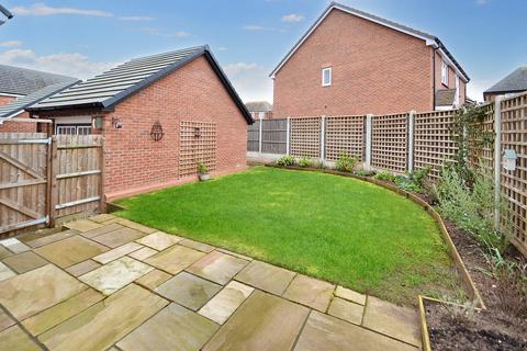 3 bedroom detached house for sale, Canal Close, Newport