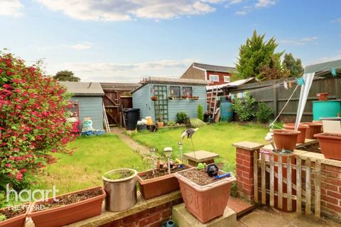 3 bedroom terraced house for sale, St Martins Way, Thetford