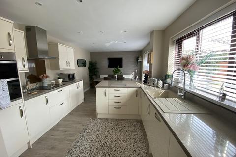 4 bedroom detached house for sale, The Belfry, Stretton