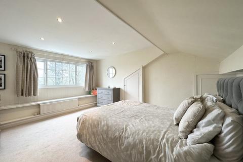 4 bedroom detached house for sale, Otley Road, Eldwick