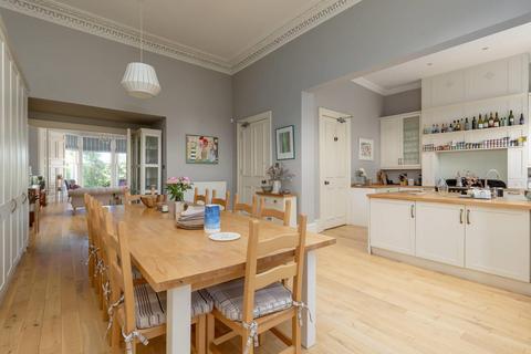Flat 1, 8 Bruntsfield Crescent, Edinburgh, EH10 4EZ