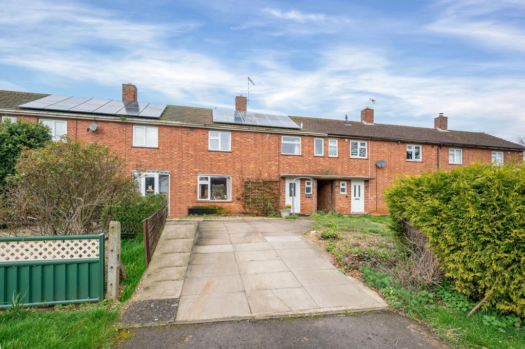 Elm Close, Oakham 3 bed terraced house for sale £200,000