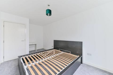 2 bedroom flat to rent, Saffron Central Square, East Croydon, Croydon, CR0