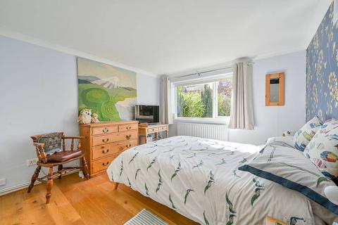 27 Cowper Road, London, W7 1EL