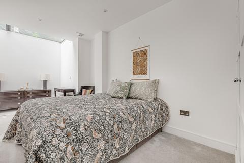 7 bedroom terraced house to rent, Ringmer Avenue, London