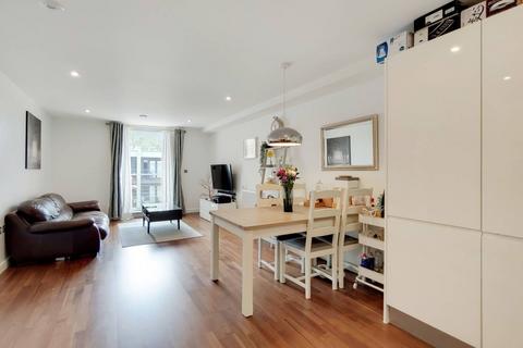 3 bedroom flat for sale, Wharf Street, Deptford, London, SE8