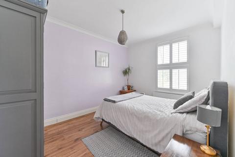 3 bedroom maisonette for sale, Acacia Grove, New Malden, KT3