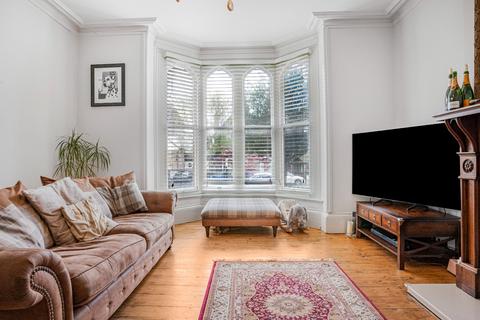 4 Alexandra Road, Burton-on-trent, DE15 0JE